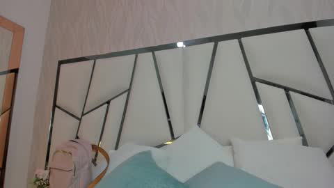 Aura online show from 03-05-26, 03:13