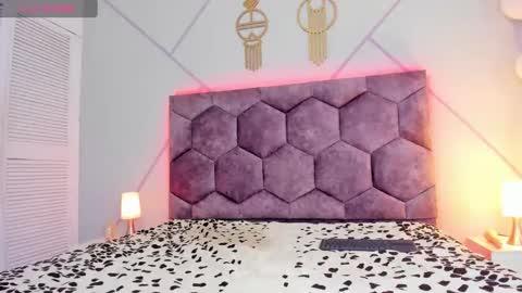 _aurora_collins_ online show from 02-14-25, 03:36