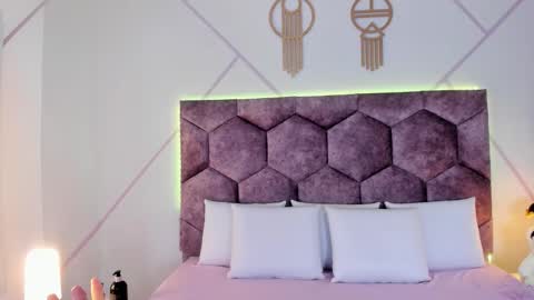 _aurora_collins_ online show from 10-30-25, 12:50