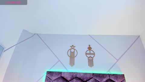 _aurora_collins_ online show from 12-18-25, 12:22