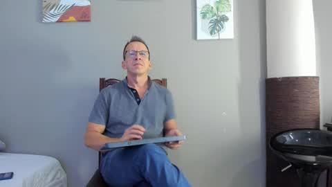 _axelking_ online show from 11-24-25, 11:21