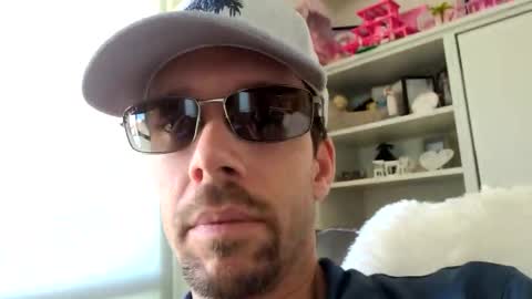 Snapshot of _b_h_c_ chatting on 11-26-25, 12:11 _b_h_c_ online show from 11-26-25, 12:11