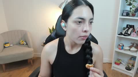 Bella Evans online show from 01-22-25, 05:48