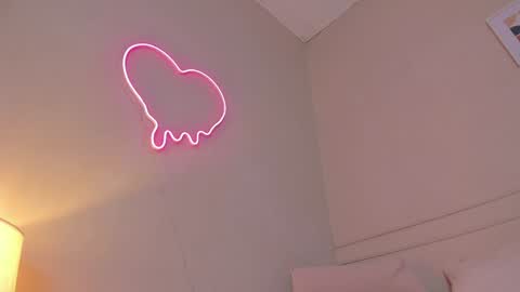 Hi guys i am Bianca  online show from 01-07-25, 03:12