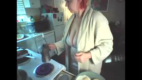 Snapshot of _big_tits_mcgee chatting on 01-22-25, 04:02 Big Tits McGee online show from 01-22-25, 04:02