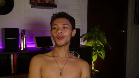 Snapshot of _billy_j chatting on 12-21-24, 12:42 BILLY online show from 12-21-24, 12:42