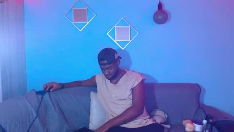 Snapshot of _black_stallion chatting on 06-25-26, 03:17 Andrew online show from 06-25-26, 03:17