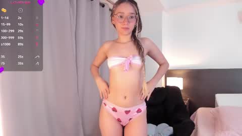 Snapshot of _bleuelune chatting on 07-22-26, 01:08 Mary online show from 07-22-26, 01:08