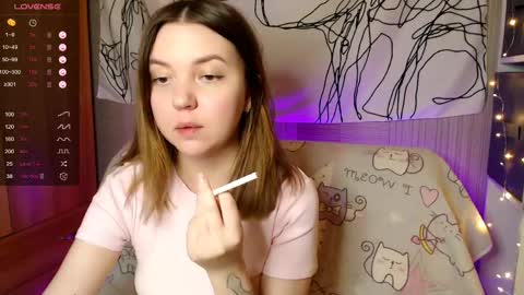 Snapshot of _blonde_barbie_ chatting on 05-13-26, 09:33 Elizabeth online show from 05-13-26, 09:33