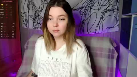 Snapshot of _blonde_barbie_ chatting on 06-18-26, 10:03 Elizabeth online show from 06-18-26, 10:03
