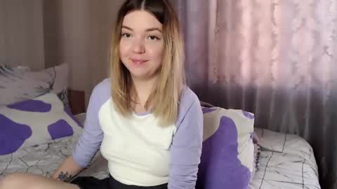 Snapshot of _blonde_barbie_ chatting on 07-03-26, 12:11 Elizabeth online show from 07-03-26, 12:11