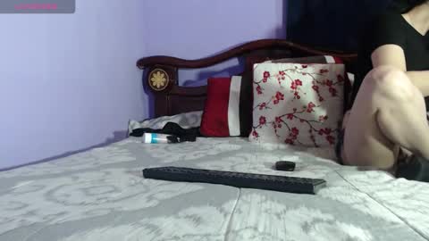 Snapshot of _boombom__ chatting on 10-29-25, 01:52 _boombom__ online show from 10-29-25, 01:52