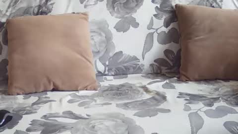 Snapshot of _bunny_b chatting on 12-17-25, 06:30 I will be back soon online show from 12-17-25, 06:30