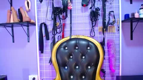 Bella online show from 10-10-25, 02:10