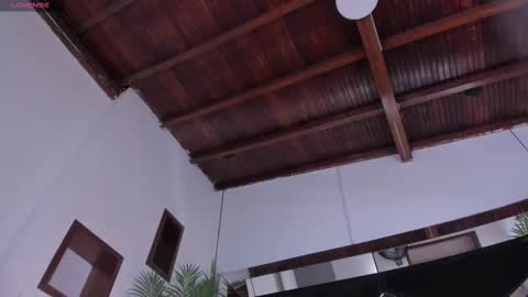 Snapshot of _candy_sweet chatting on 02-25-25, 09:13 Candy online show from 02-25-25, 09:13