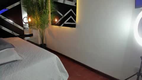 Snapshot of _candy_sweet chatting on 11-05-25, 06:08 Candy online show from 11-05-25, 06:08