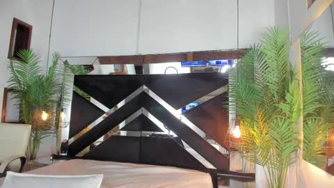 Snapshot of _candy_sweet chatting on 12-03-25, 06:17 Candy online show from 12-03-25, 06:17