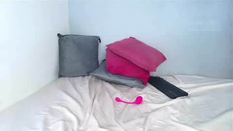 Snapshot of _carolinagomez chatting on 10-11-25, 08:07 Caro. online show from 10-11-25, 08:07