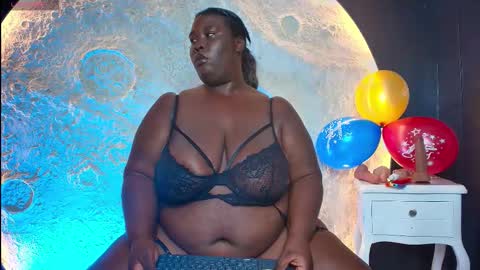 Snapshot of _carolinagomez chatting on 10-24-25, 08:49 Caro. online show from 10-24-25, 08:49