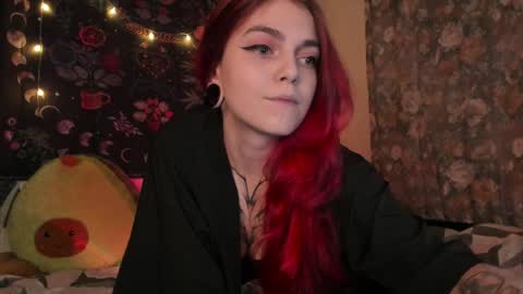 Snapshot of _caroline_coy chatting on 12-17-24, 12:11 Caroline online show from 12-17-24, 12:11