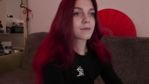 Snapshot of _caroline_coy chatting on 09-20-25, 10:05 Caroline online show from 09-20-25, 10:05