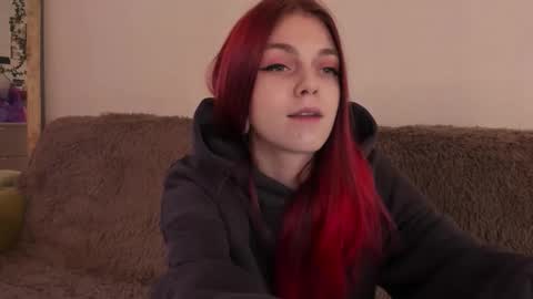 Snapshot of _caroline_coy chatting on 10-25-25, 11:29 Caroline online show from 10-25-25, 11:29