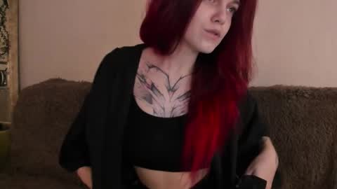 Snapshot of _caroline_coy chatting on 11-11-25, 11:32 Caroline online show from 11-11-25, 11:32