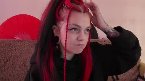 Caroline online show from 05-15-26, 10:55