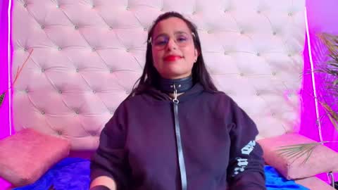 Snapshot of _carolinee_sweet chatting on 01-20-25, 01:53 Caroline Sweet online show from 01-20-25, 01:53