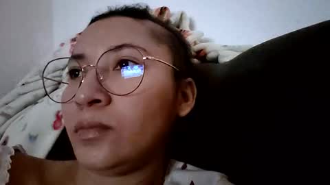 Snapshot of _cattleya1 chatting on 12-17-25, 08:15 cat online show from 12-17-25, 08:15