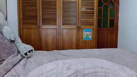 Snapshot of _caylee_ chatting on 11-11-25, 11:16 Antonella online show from 11-11-25, 11:16