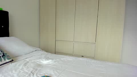 Snapshot of _cereza_ chatting on 12-02-24, 08:11 Bella online show from 12-02-24, 08:11