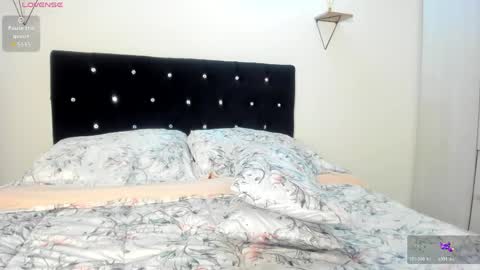 Snapshot of _cereza_ chatting on 05-20-26, 09:43 Bella online show from 05-20-26, 09:43