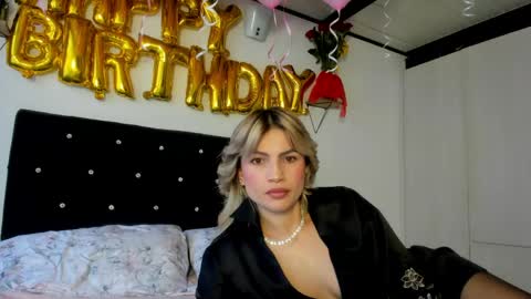 Snapshot of _cereza_ chatting on 05-30-26, 10:07 Bella online show from 05-30-26, 10:07