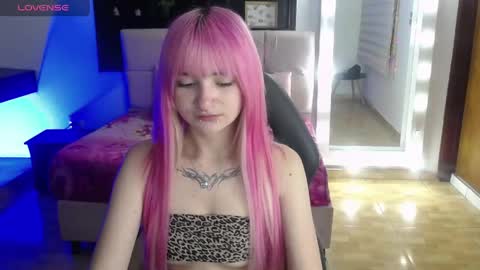 Snapshot of _charlotte_collins_ chatting on 05-05-26, 03:53 _charlotte_collins_ online show from 05-05-26, 03:53
