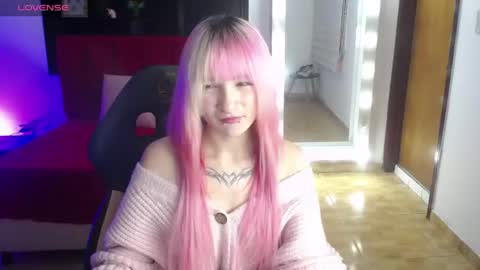 Snapshot of _charlotte_collins_ chatting on 06-12-26, 03:11 _charlotte_collins_ online show from 06-12-26, 03:11