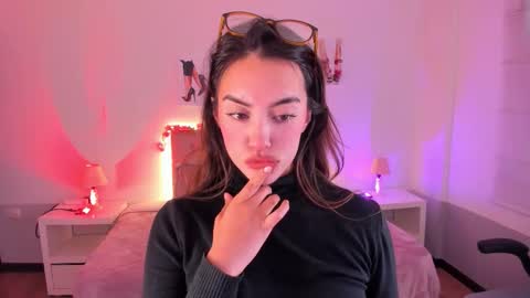 Charlote online show from 10-08-25, 08:17