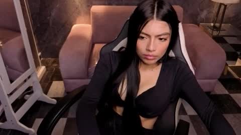 _charlottee_b online show from 03-30-26, 01:23