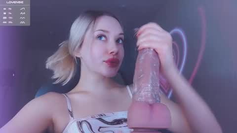 Snapshot of _chatur_babe chatting on 11-22-25, 04:39 Angelina online show from 11-22-25, 04:39