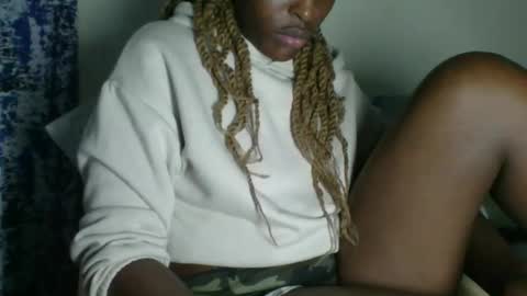 clara online show from 12-22-25, 07:33