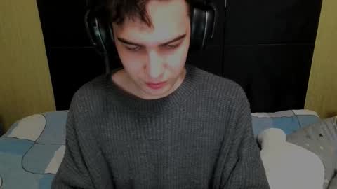 Snapshot of _crise_next_door_ chatting on 02-11-26, 04:12 _crise_next_door_ online show from 02-11-26, 04:12