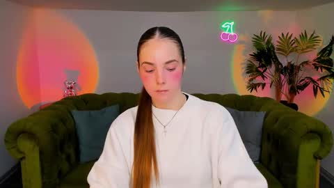 Erika online show from 10-21-25, 03:46