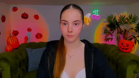 Erika online show from 11-02-25, 08:11