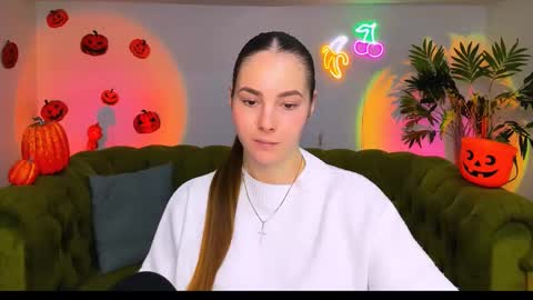 Erika online show from 11-08-25, 06:24