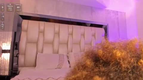 Snapshot of _curly_girl_ chatting on 10-01-25, 07:42 online show from 10-01-25, 07:42