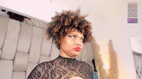 Snapshot of _curly_girl_ chatting on 06-21-26, 07:16 online show from 06-21-26, 07:16