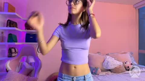 Snapshot of _cute_isabella_ chatting on 05-31-26, 11:06 _cute_isabella_ online show from 05-31-26, 11:06