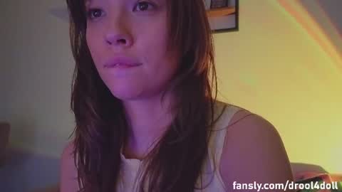 Snapshot of _demi_dee_ chatting on 06-15-26, 09:17 DemiDee online show from 06-15-26, 09:17
