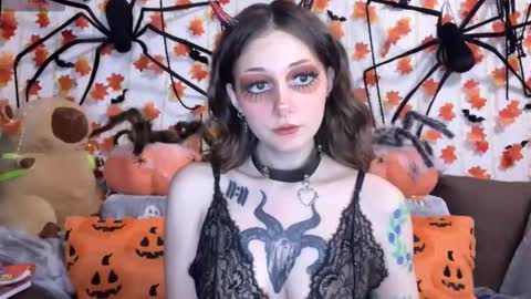 Kate online show from 10-20-25, 05:57