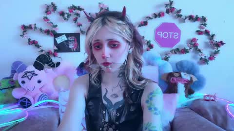 Kate online show from 05-19-26, 01:56